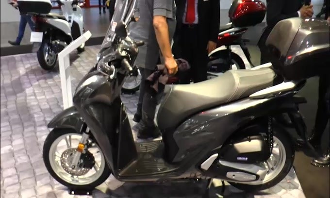 Honda SH all'EICMA di Milano - Video
