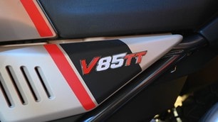 Moto Guzzi brilla con V85 TT e V7 Special a EICMA 2019: le immagini