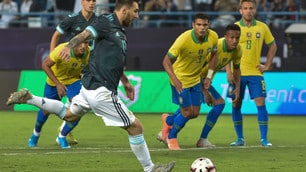 Messi fa impazzire i tifosi arabi e l'Argentina piega il Brasile