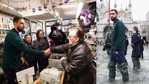 Donnarumma nell'acqua alta di Piazza San Marco