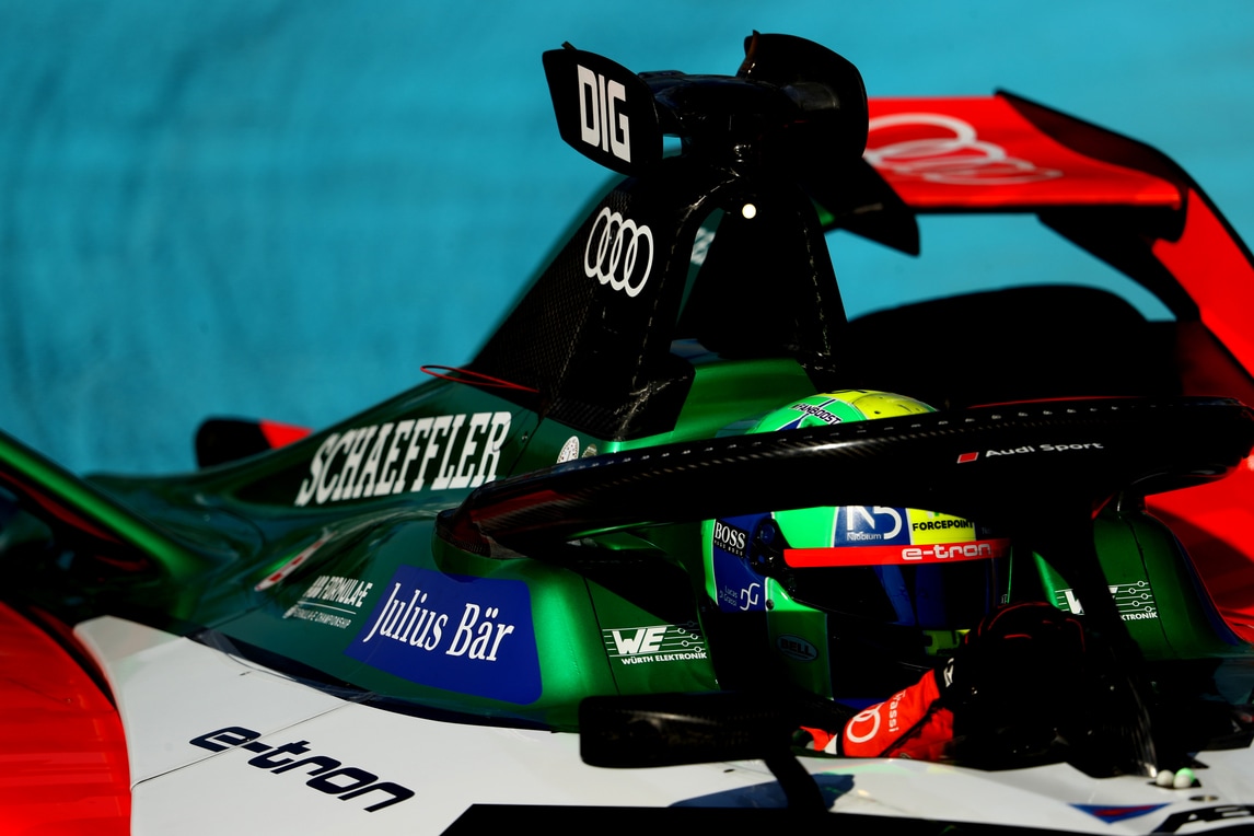 Parte ufficialmente la sesta stagione di Formula E con le qualifiche del primo ePrix stagionale in Arabia Saudita. Ecco le immagini della pole conquistata da Sims in BMW