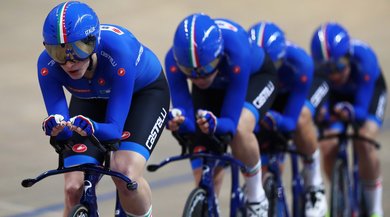 Ciclismo, le azzurre Bussi e Paternoster investite da due auto