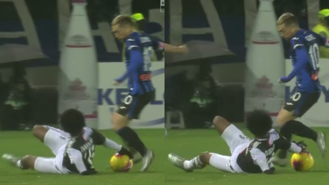 Il fallo di mano di Cuadrado che ha fatto infuriare l'Atalanta