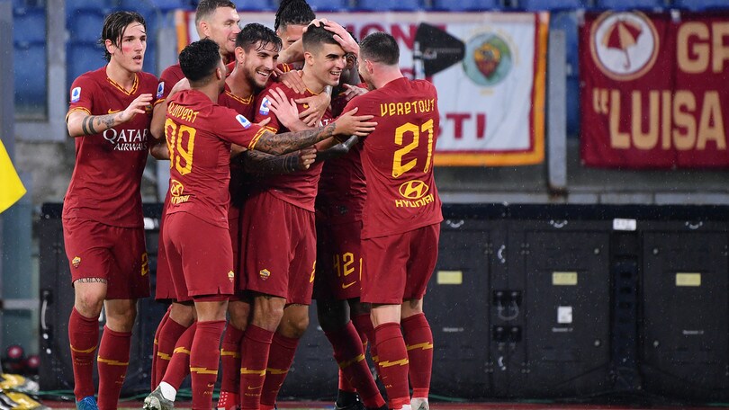 La Roma fa festa all'Olimpico: a segno anche i difensori Smalling e Mancini!