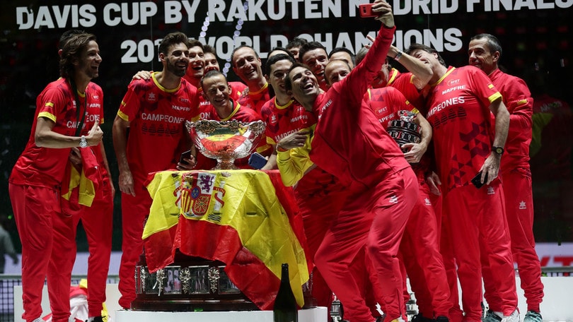 Coppa Davis, la festa della Spagna di Nadal con selfie