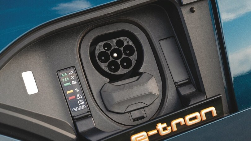 Audi e-tron: la potenza è green