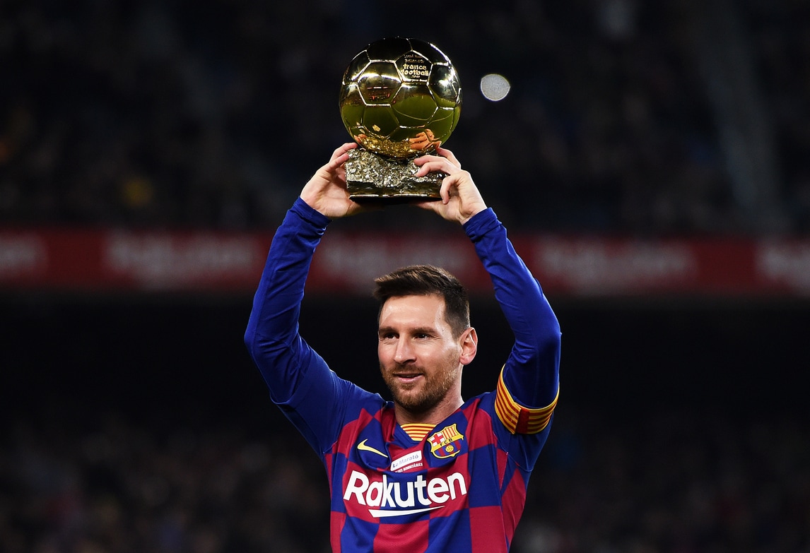 Barcellona-Maiorca, Messi in campo con il Pallone d'Oro