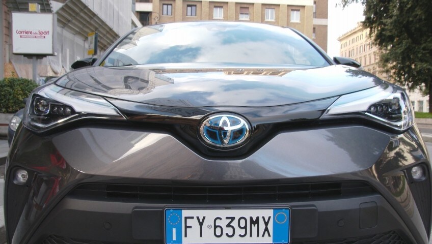 Nuovo Toyota C-HR Hybrid: il Test di Roma