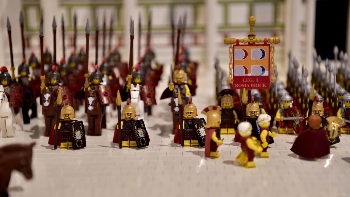 Dal 24 dicembre 2019 al 19 aprile 2020, a Palazzo Bonaparte arriva un'esposizione di mattoncini che riproducono i grandi scenari della storia 