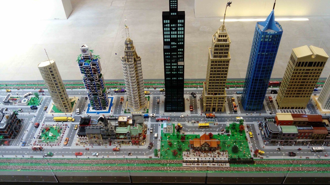 Dal 24 dicembre 2019 al 19 aprile 2020, a Palazzo Bonaparte arriva un'esposizione di mattoncini che riproducono i grandi scenari della storia 