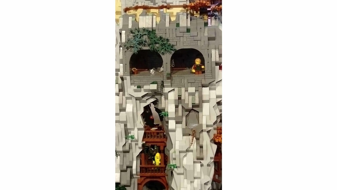 Dal 24 dicembre 2019 al 19 aprile 2020, a Palazzo Bonaparte arriva un'esposizione di mattoncini che riproducono i grandi scenari della storia 