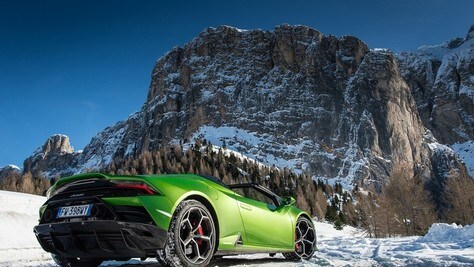 Lamborghini Christmas Drive: viaggio natalizio con le supercar del marchio