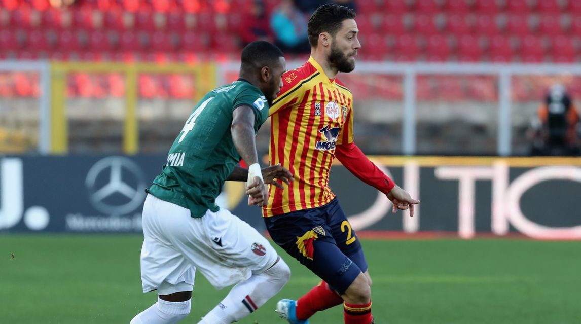 Bologna corsaro a Lecce con Mihajlovic in panchina