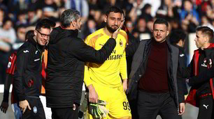 Il Milan perde 5-0, Donnarumma esce dal campo in lacrime