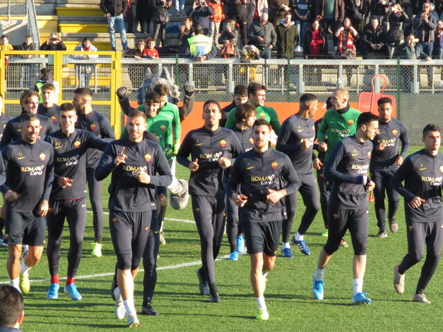 Roma, festa al Tre Fontane: allenamento aperto ai tifosi