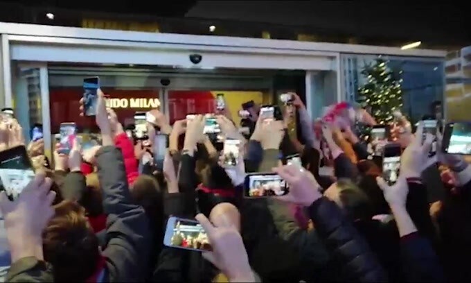 A Casa Milan arriva Ibra, tifosi in delirio