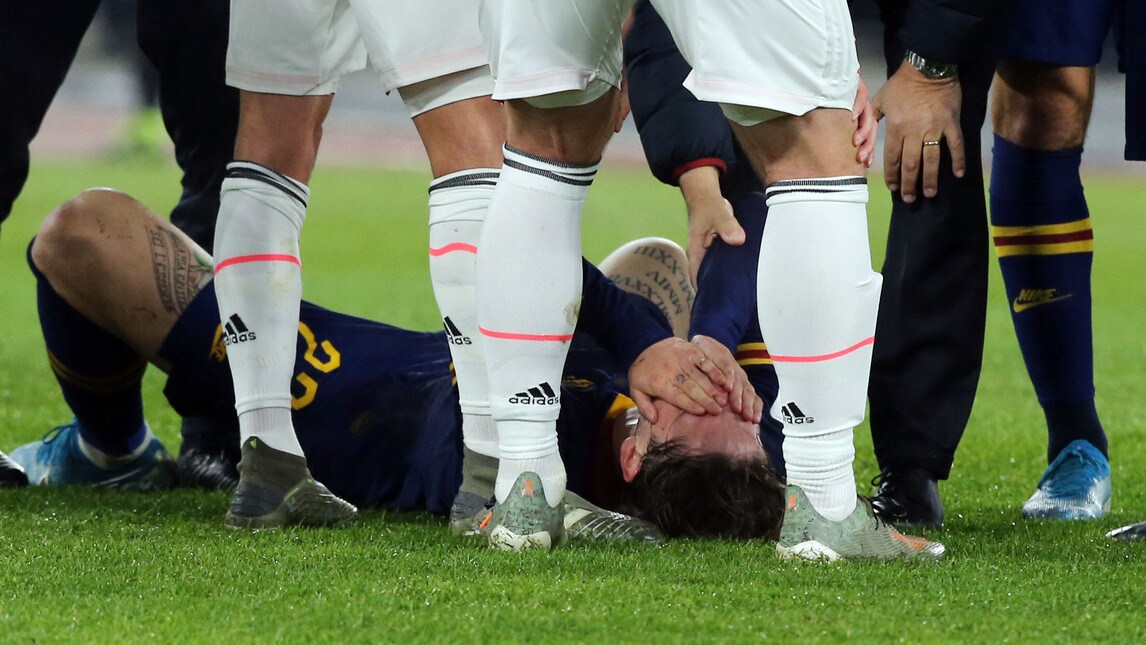 Zaniolo esce in lacrime: le foto