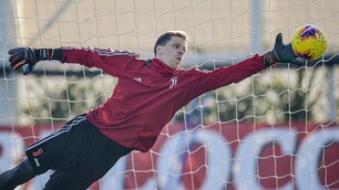 La Juve si allena senza Cristiano Ronaldo: Szczesny ruba la scena