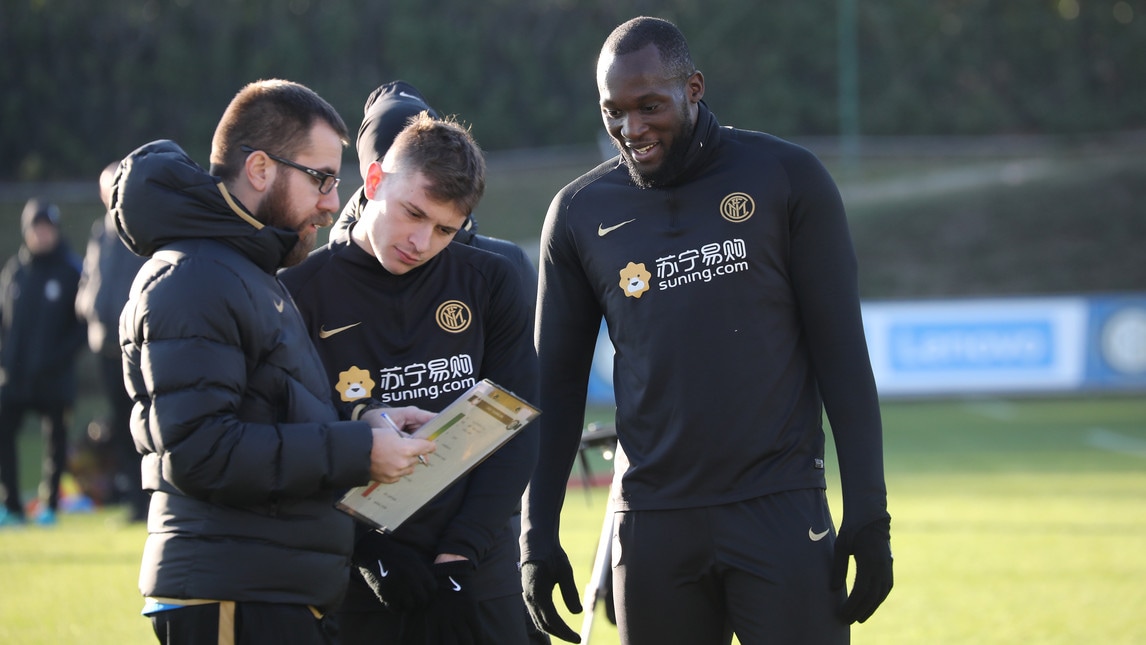 Inter, vietato rallentare: test fisici, Lukaku se la ride