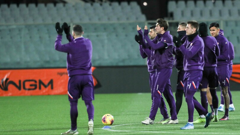 La Fiorentina applaude i tifosi: allenamento a porte aperte