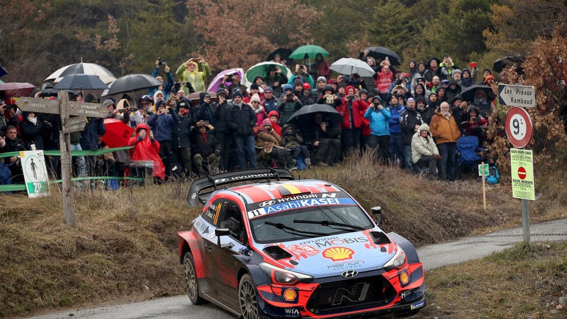 Rally: Neuville batte Ogier e vince a Montecarlo