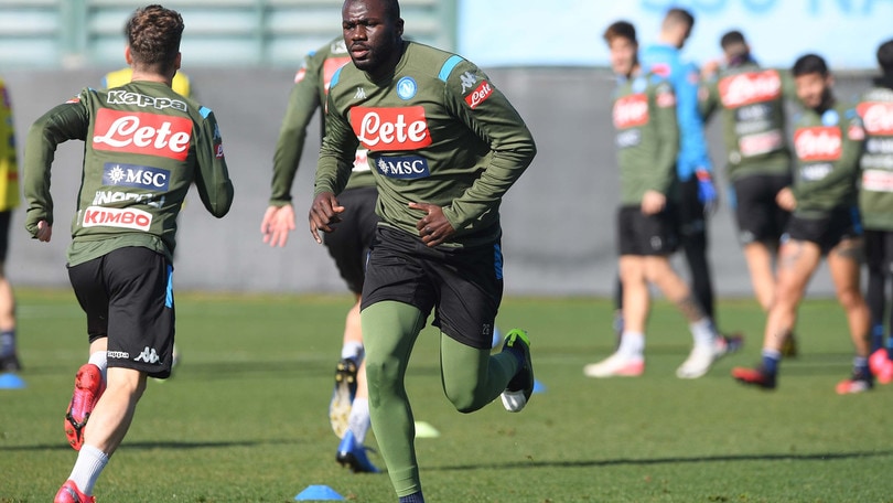 Napoli, altri passi avanti per Koulibaly. Problema al fianco per Meret
