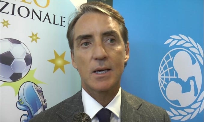 Mancini: "Critiche a Sarri? In Italia è così.."