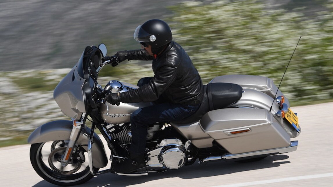 H-D Road Glide e Street Glide, gli scatti