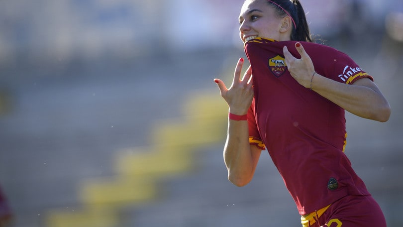 Una super Roma schianta l'Hellas Verona, domani il big match Juve-Inter