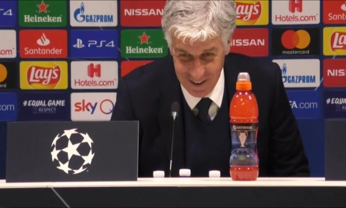 Applausi per Gasperini, ma lui...