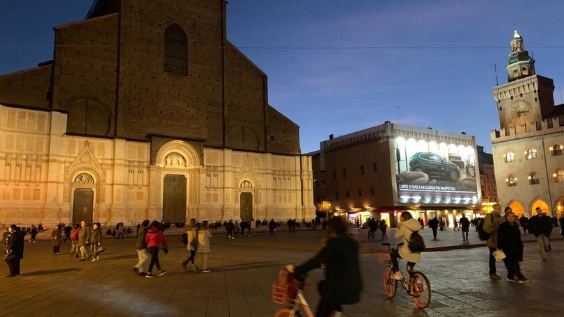 PerCorsi oggi vi porta a visitare Bologna
