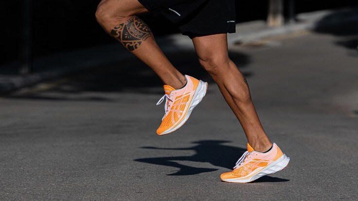 La nuova ASICS NOVABLAST™ porta la primavera ai piedi dei Asics Novablast, la primavera ai piedi