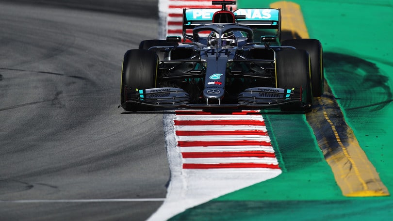 F1, Hamilton: "Pirelli deve lavorare meglio per il 2021"