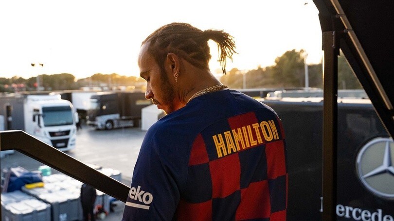Lewis Hamilton, quanto amore per il Barcellona FOTO