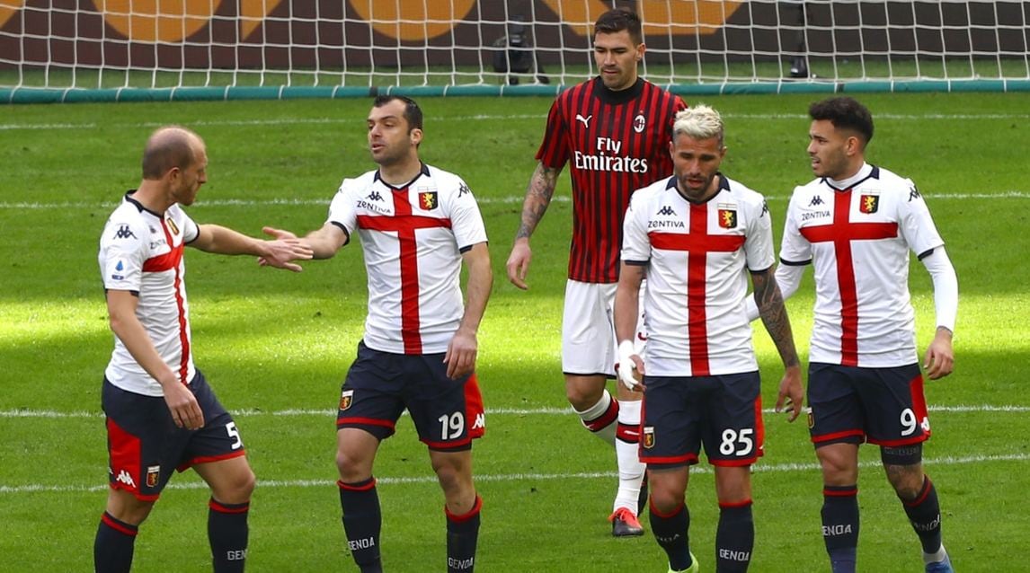 Il Milan crolla nel silenzio di San Siro: 2-1 Genoa
