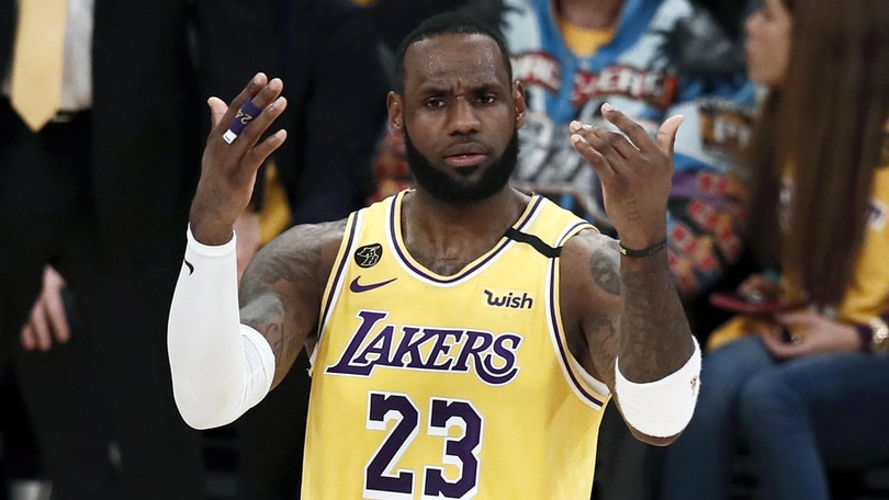 I Los Angeles Lakers restituiscono 4,6 milioni di dollari per l'emergenza