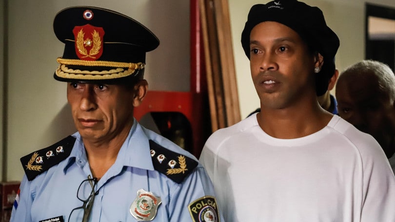 Ronaldinho resta in carcere in Paraguay: