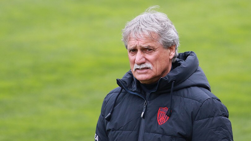 Clamoroso a Cosenza: Pillon si dimette. Squadra a Occhiuzzi