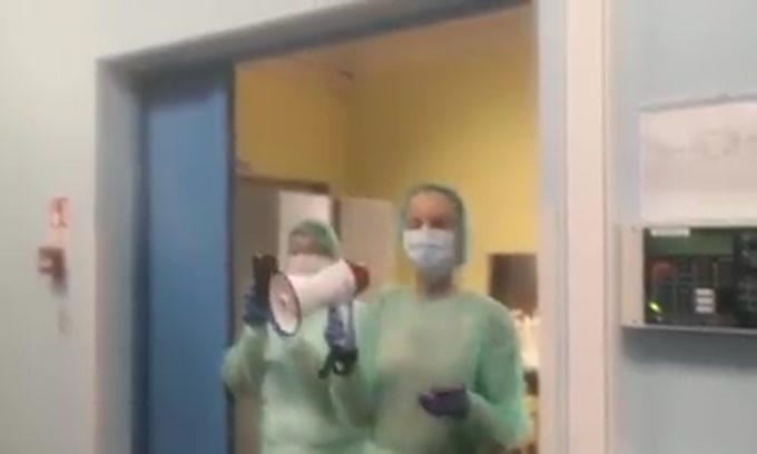 Il bellissimo messaggio dell'infermiera ai pazienti: "Tutta Italia pensa a voi"