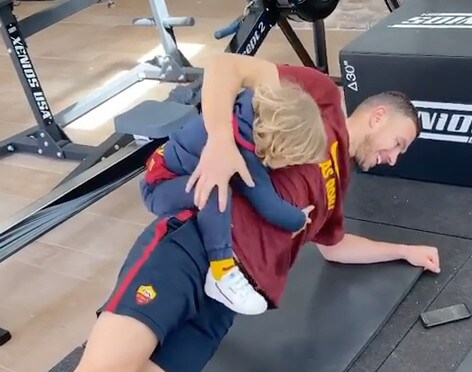 Dzeko, allenamento complicato: il figlio non lo lascia in pace!