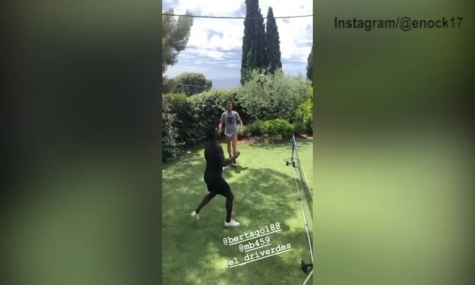 Quarantena, Balotelli inventa un nuovo gioco