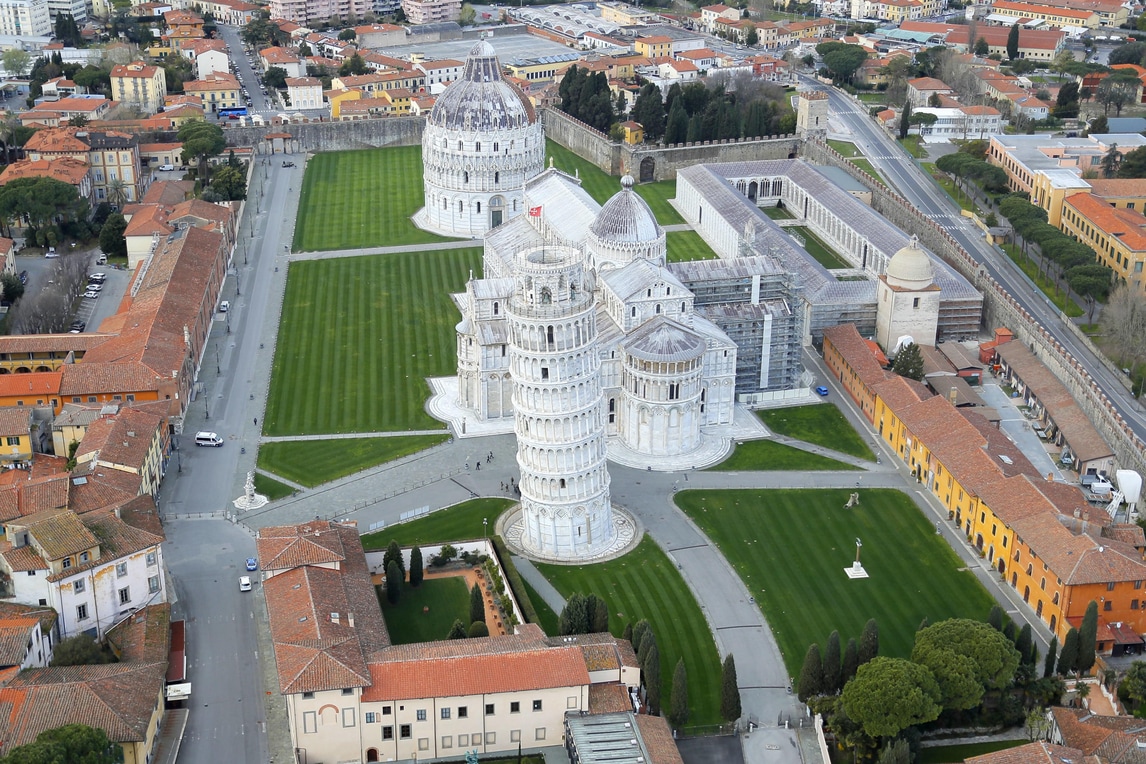 Coronavirus, controlli dall'alto su Pisa e Livorno