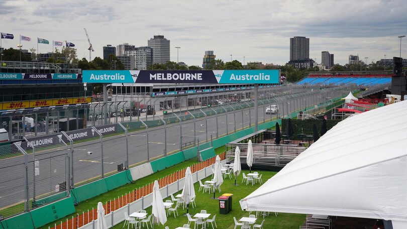 Coronavirus, F1: staff McLaren rientra in Inghilterra dopo la quarantena