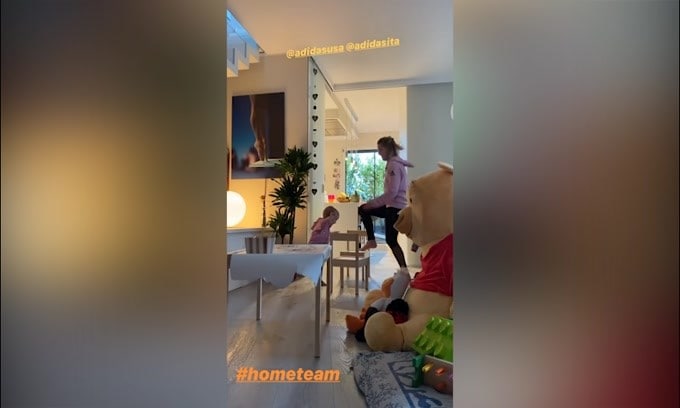Tania Cagnotto si allena con la piccola Maya