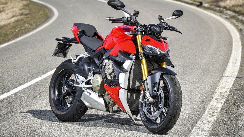 Ducati Streetfighter V4S, il test su strada