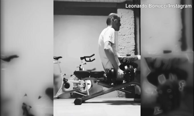 Allenamento intenso a casa per Bonucci