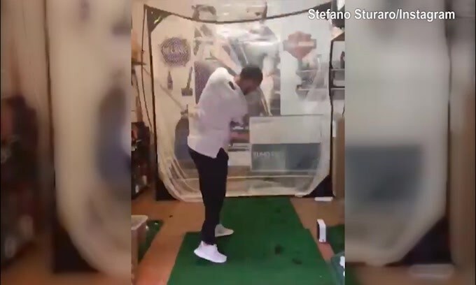 L'ex Juve Sturaro gioca a golf in casa