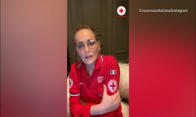 Sharone Stone commossa ringrazia la Croce Rossa: "Vi ammiro"