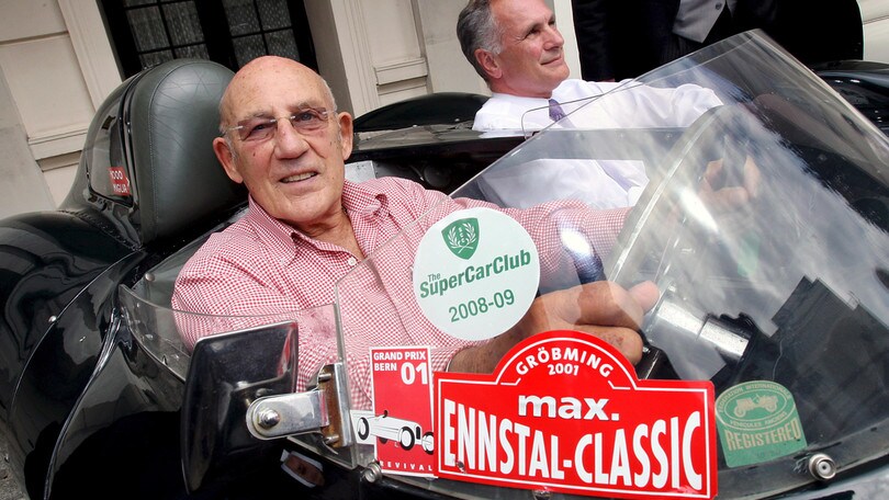F1, morto Stirling Moss: l'ex pilota aveva 90 anni