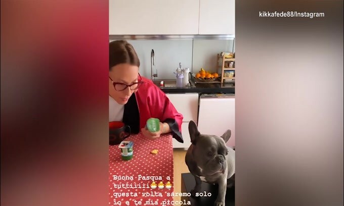 Federica Pellegrini festeggia la Pasqua con...il cane!